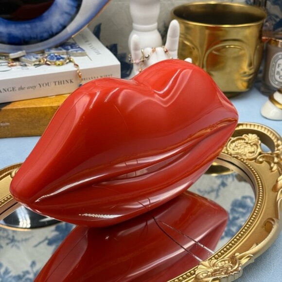 🆕 LULU GUINNESS 🧿 NWOT Iconic Lips Perspex Clutch - Burnt Orange Red - Picture 4 of 16